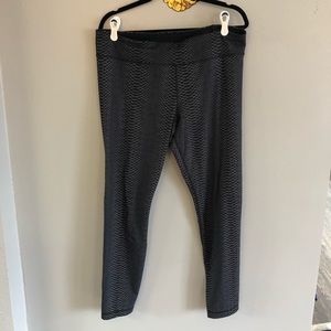 GUC Under Armour Studio Yoga Leggings -full length